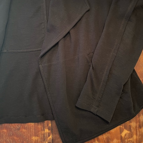 Caslon black blazer jacket in size large. Worn once. - Picture 2 of 4
